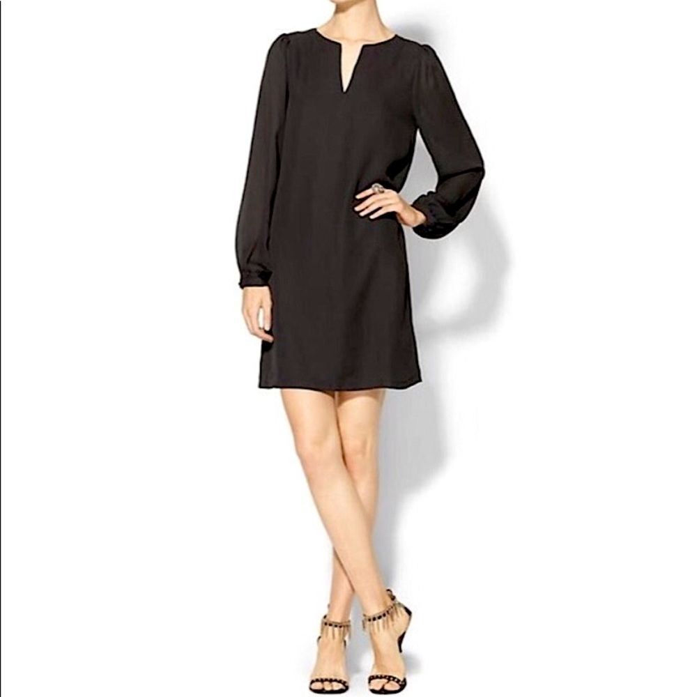 Tinley Road Black Notch Neck Shift Dress